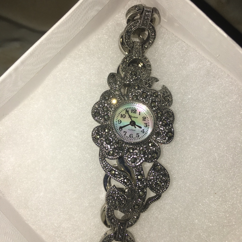 Geneva Wmn Watch New Pewter Color WBox